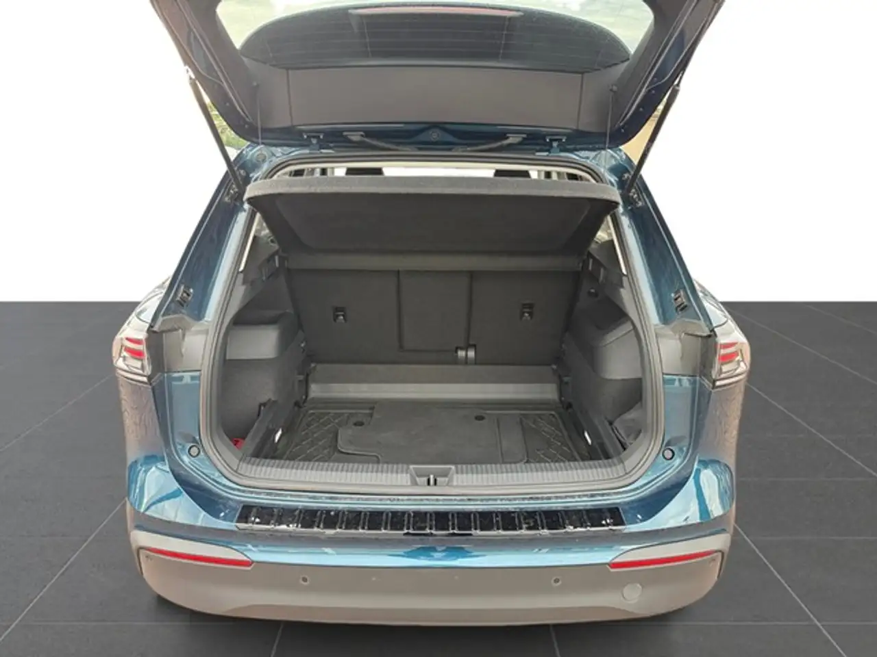Volkswagen Tiguan 1.5 eTSI+Life+ — معرض صور السيارة 19