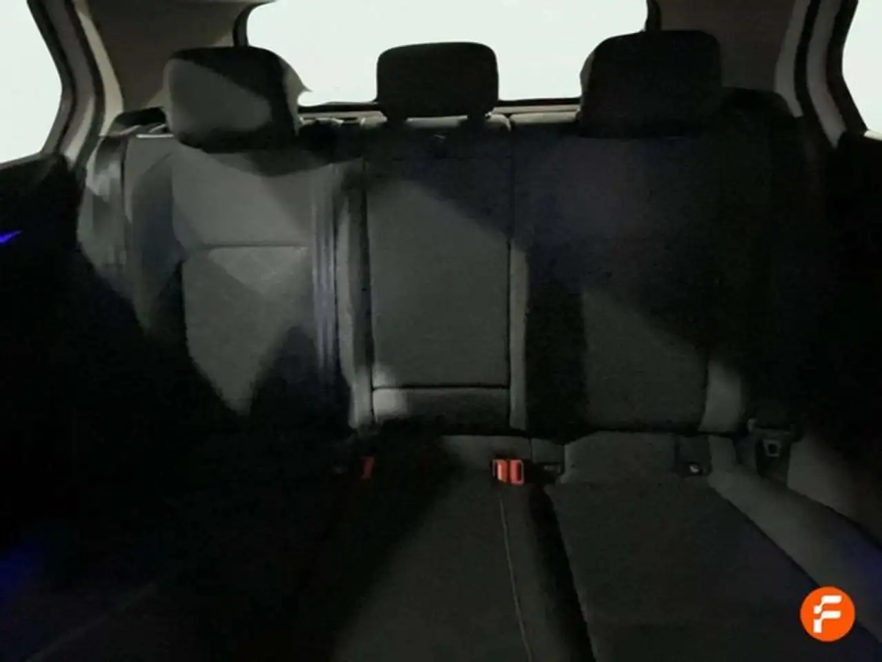 Volkswagen Golf 2.0TDI DSG 85kW — معرض صور السيارة 16