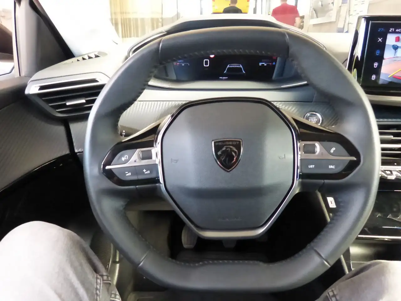 Peugeot 208 KAMERA TOTWINKEL ACC SHZ CARPLAY — Vehicle gallery 20