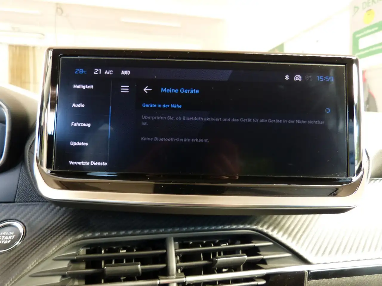 Peugeot 208 KAMERA TOTWINKEL ACC SHZ CARPLAY — Vehicle gallery 31