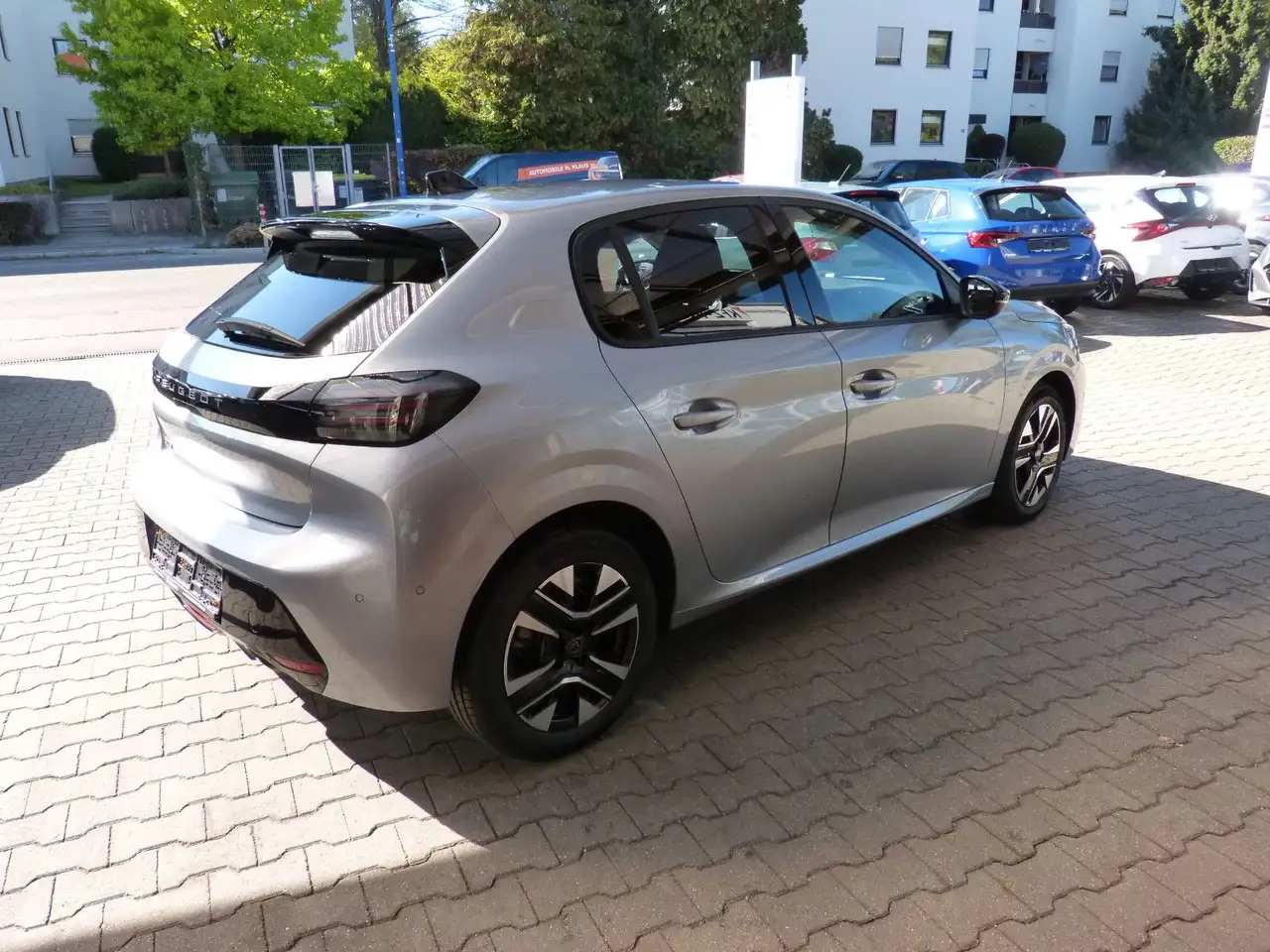 Peugeot 208 KAMERA TOTWINKEL ACC SHZ CARPLAY — Vehicle gallery 6