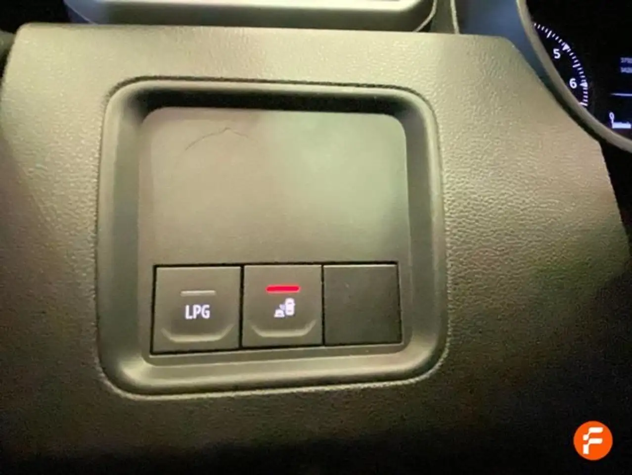 Dacia Duster 1.0 TCe ECO-G Extreme 4x2 74kW — معرض صور السيارة 35