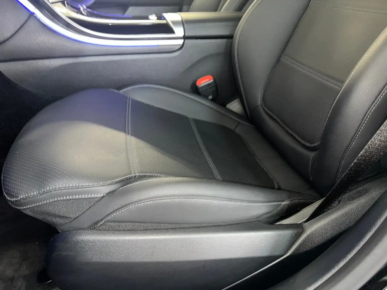 Mercedes-Benz C 300 d e Berlina — Galería del vehículo 39