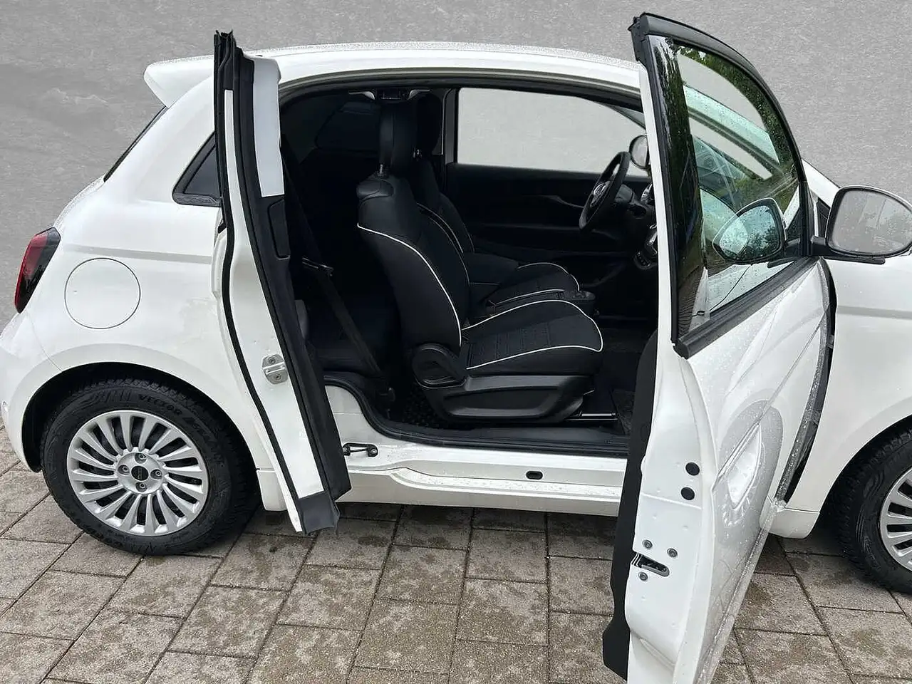 Fiat 500e 3+1 42 kWh *Komfort Paket* — معرض صور السيارة 14