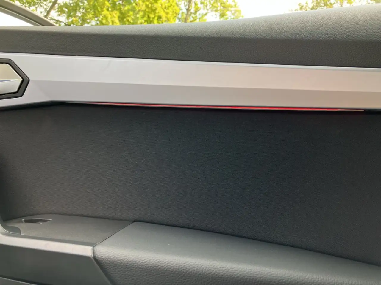 SEAT Arona 1.0 TSI FR KAMERA+ACC+NAVI+SHZ+LED+DAB+PDC — معرض صور السيارة 33