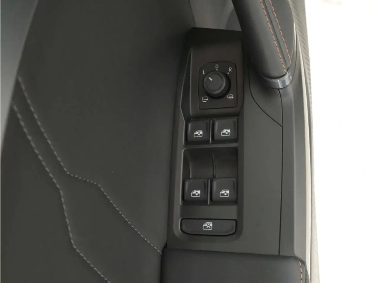 CUPRA Formentor 1.5 TSI DSG 360°/LED/ACC/Full-Link/SH — معرض صور السيارة 20