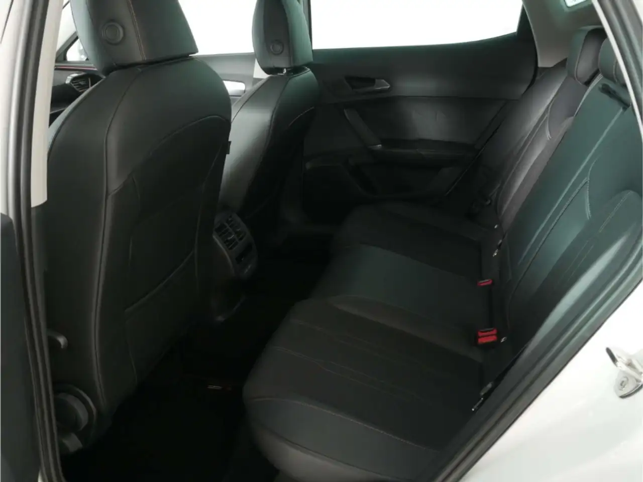 CUPRA Formentor 1.5 TSI DSG 360°/LED/ACC/Full-Link/SH — معرض صور السيارة 18