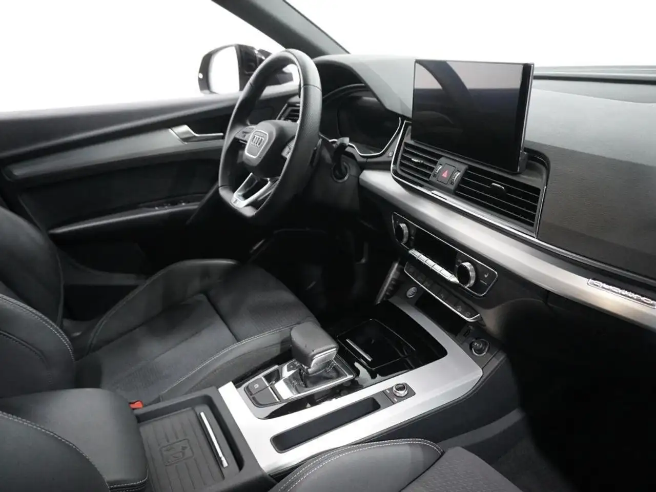 Audi Q5 40 TDI quattro-ultra Black line S tronic 150kW — Vehicle gallery 12
