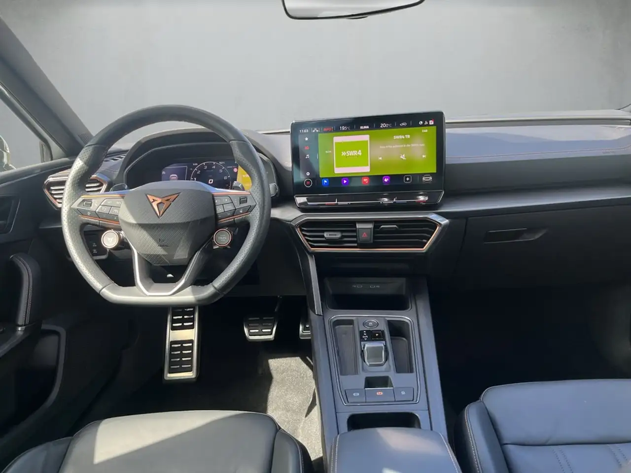 CUPRA Leon Sportstourer 2.0 TSI DSG VZ *Matrix*Kamera* — Galería del vehículo 8