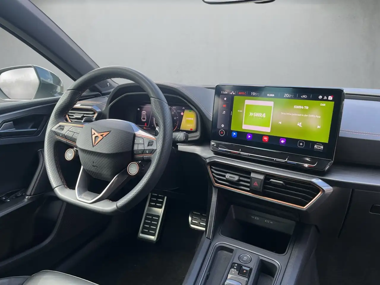 CUPRA Leon Sportstourer 2.0 TSI DSG VZ *Matrix*Kamera* — Galería del vehículo 7