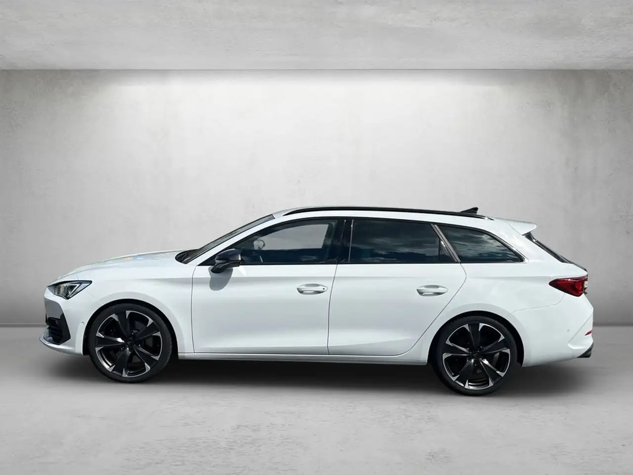 CUPRA Leon Sportstourer 2.0 TSI DSG VZ *Matrix*Kamera* — Galería del vehículo 2