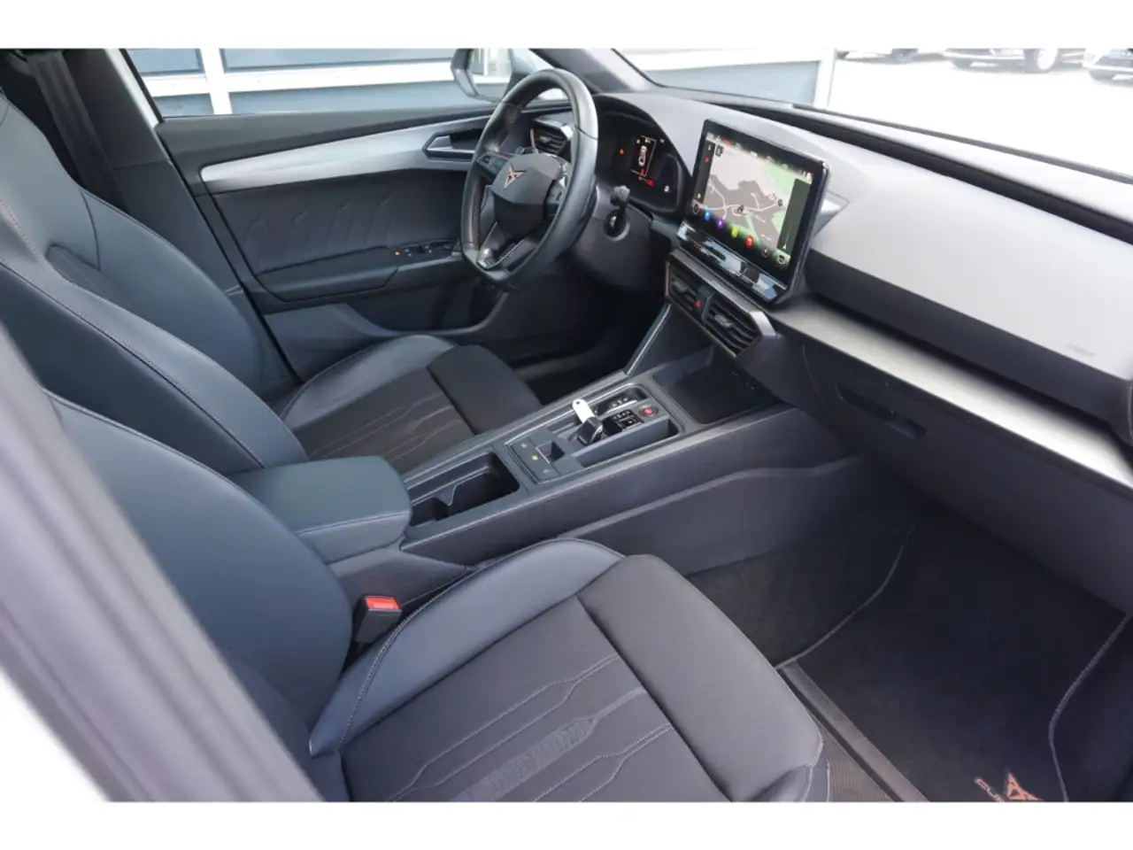 CUPRA Leon SPtourer Cupra 2.0 TSI VZ-DSG-Navi-PDCCam-Winterpa — Galería del vehículo 25