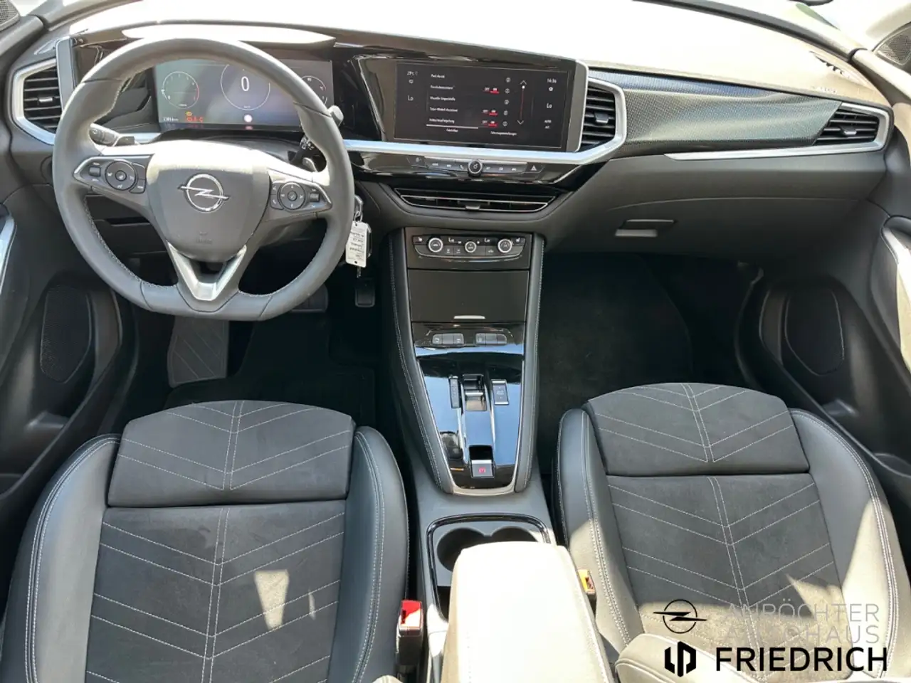 Opel Grandland GS Line Kamera AGR-Sitze Allwetterreifen — Vehicle gallery 14