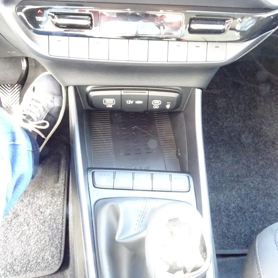Hyundai i20 1.0 T-GDI 48V-Hybrid Prime Navi SHZ LKHZ WKR ALU — Vehicle gallery 13