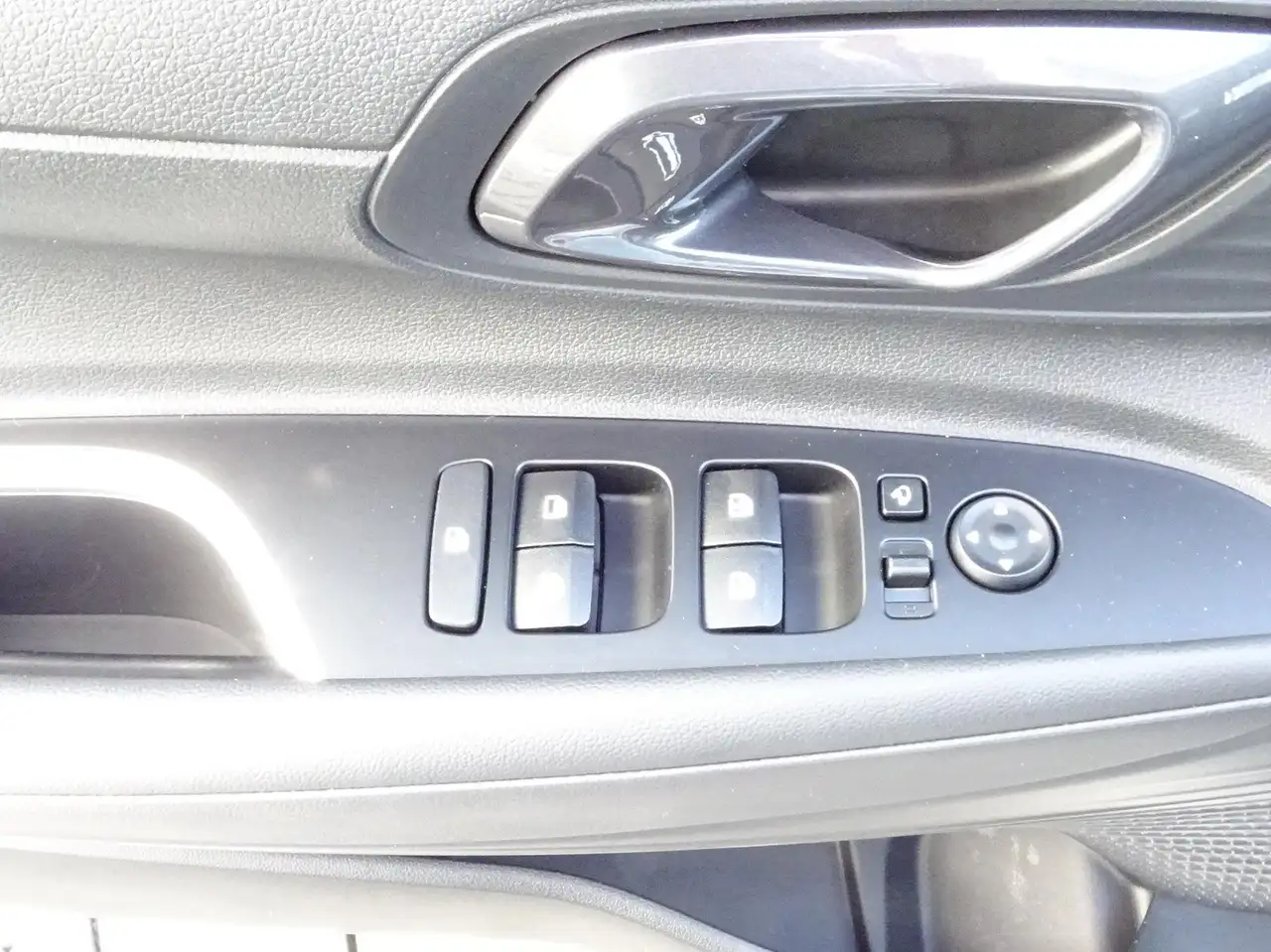 Hyundai i20 1.0 T-GDI 48V-Hybrid Prime Navi SHZ LKHZ WKR ALU — Vehicle gallery 8