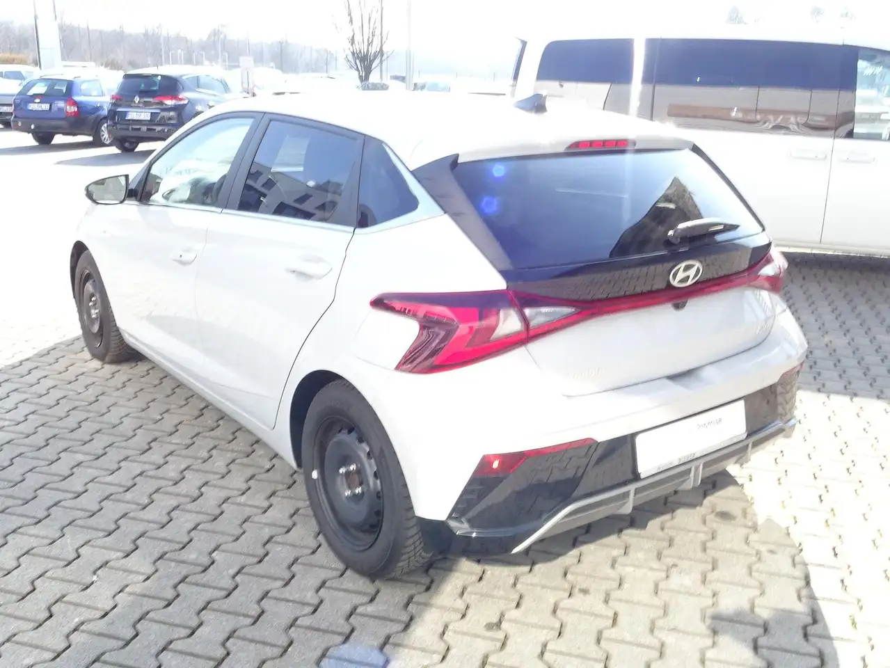 Hyundai i20 1.0 T-GDI 48V-Hybrid Prime Navi SHZ LKHZ WKR ALU — Vehicle gallery 6