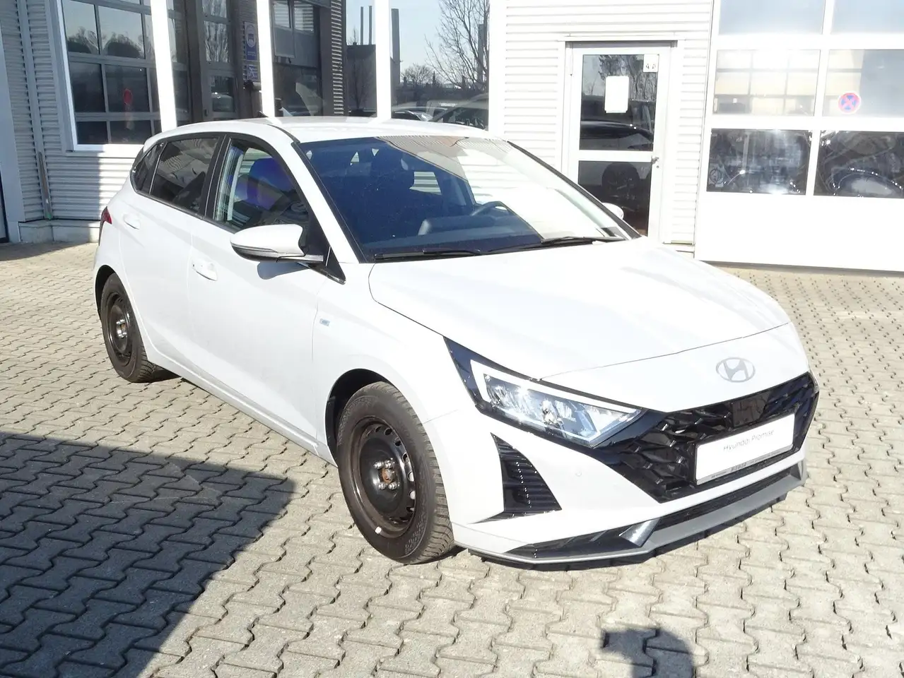 Hyundai i20 1.0 T-GDI 48V-Hybrid Prime Navi SHZ LKHZ WKR ALU — Vehicle gallery 3
