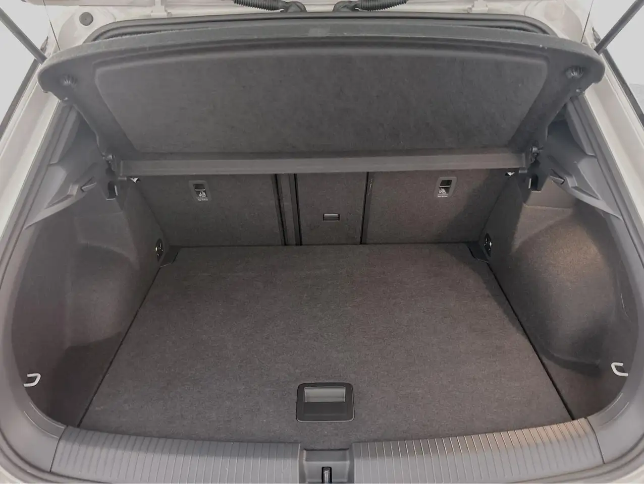 Volkswagen T-Roc 2.0 TSI DSG 4Motion R-Line CarPlay Pano — معرض صور السيارة 18