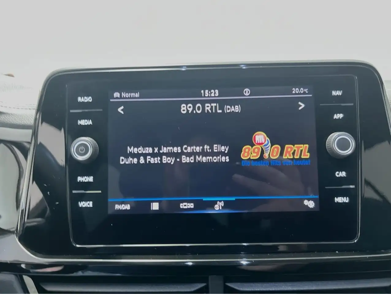 Volkswagen T-Roc 2.0 TSI DSG 4Motion R-Line CarPlay Pano — معرض صور السيارة 10