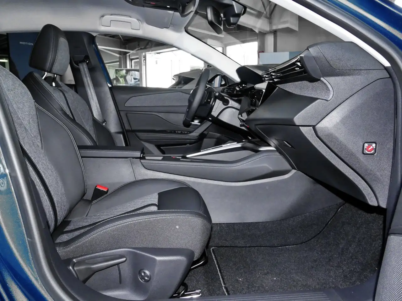 Peugeot 408 Allure 130 PureTech Winter-Paket+Connect-Box — Galerie du véhicule 3
