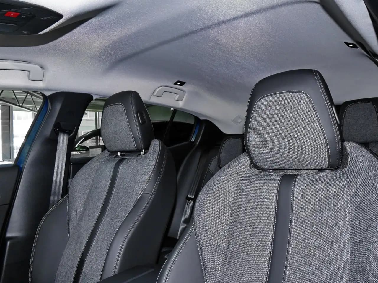 Peugeot 408 Allure 130 PureTech Winter-Paket+Connect-Box — Galerie du véhicule 11