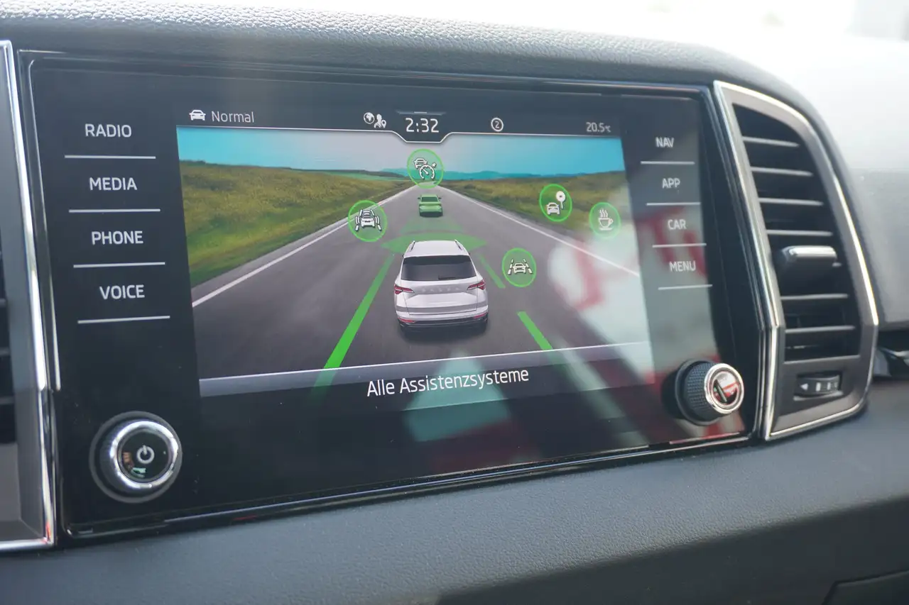 Skoda Karoq 1.5 TSI DSG LED Kamera 4xSitzheizung — Galerie du véhicule 16