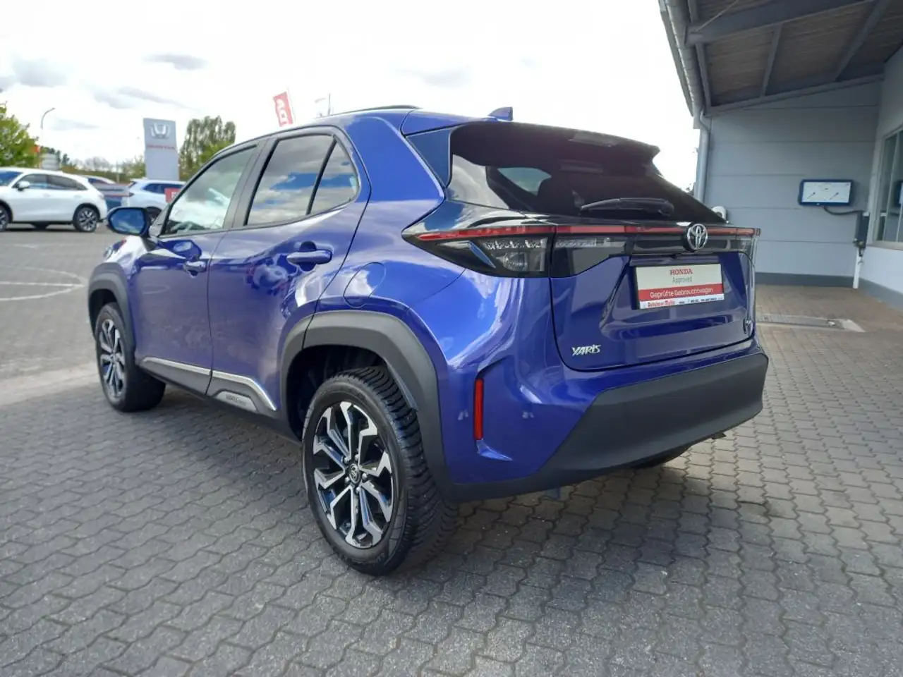 Toyota Yaris Cross Hybrid 130 1.5 VVT-i Team Deutschland — Vehicle gallery 3