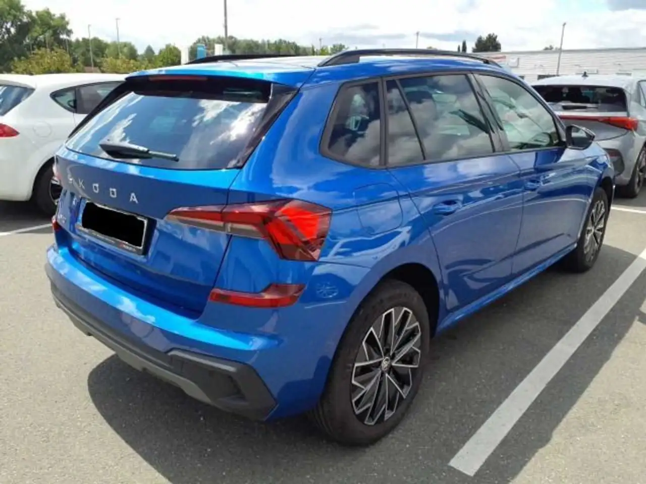Skoda Kamiq 1.5 TSI SELECTION MATRIX+NAVI+RFK+ACC+PANO — Vehicle gallery 3