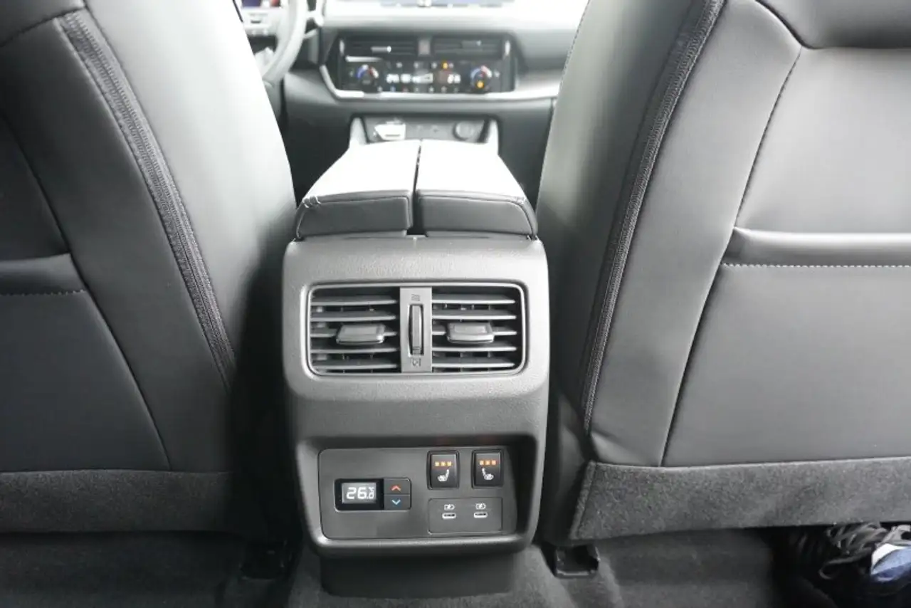 Nissan X-Trail Tekna+ 1.5 VC-T e-POWER e-4ORCE UPE=59000 Euro — معرض صور السيارة 22