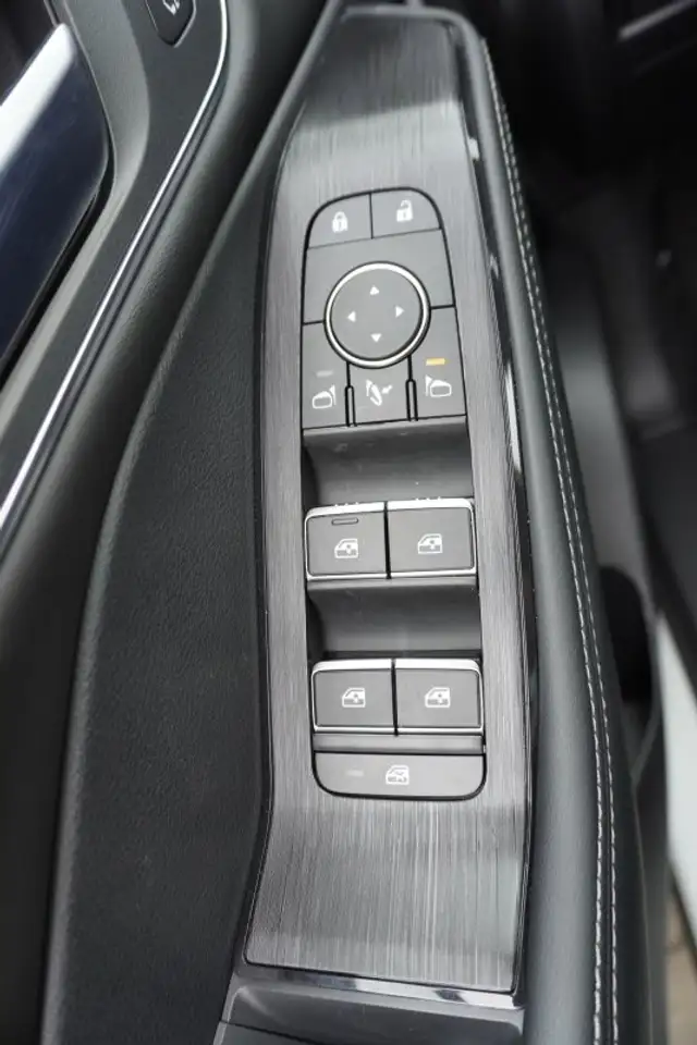 Nissan X-Trail Tekna+ 1.5 VC-T e-POWER e-4ORCE UPE=59000 Euro — معرض صور السيارة 26