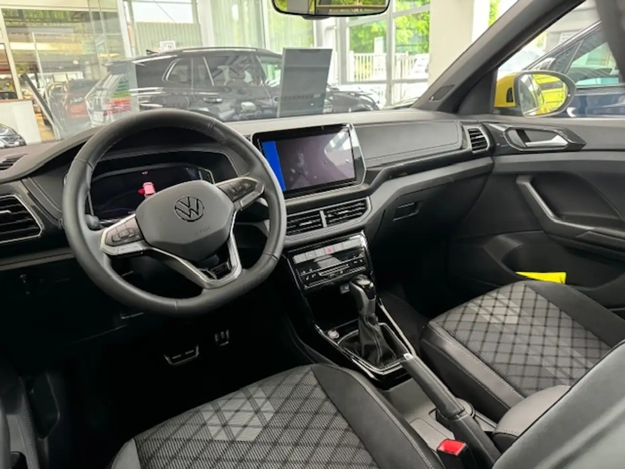 Volkswagen T-Cross 1.5 TSI R-Line AHK-abnehmbar Navi digitales Cockpi — Galerie du véhicule 7