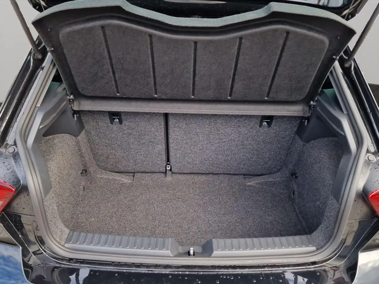 SEAT Ibiza 1.0 TSI FR DSG *ACC *RFK *BT *SH *18"ALU — Galería del vehículo 17