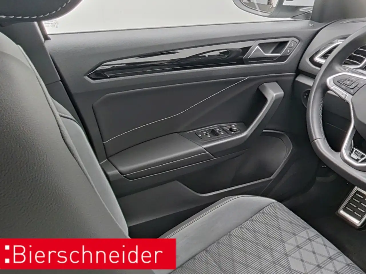 Volkswagen T-Roc 1.0 TSI R-Line ACC KAMERA 17 SHZ — Vehicle gallery 14