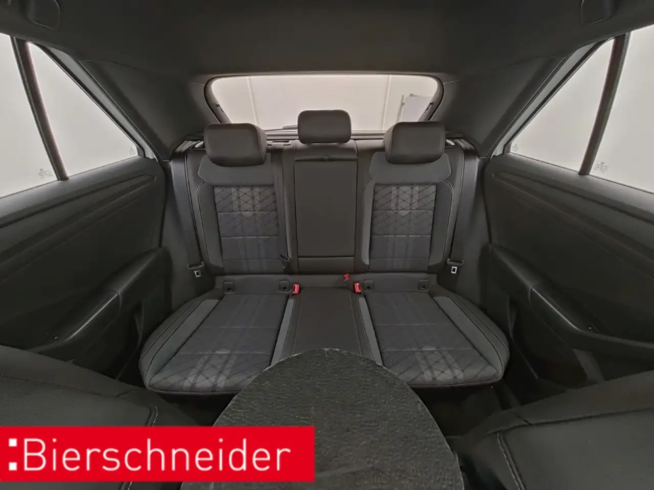 Volkswagen T-Roc 1.0 TSI R-Line ACC KAMERA 17 SHZ — Vehicle gallery 17