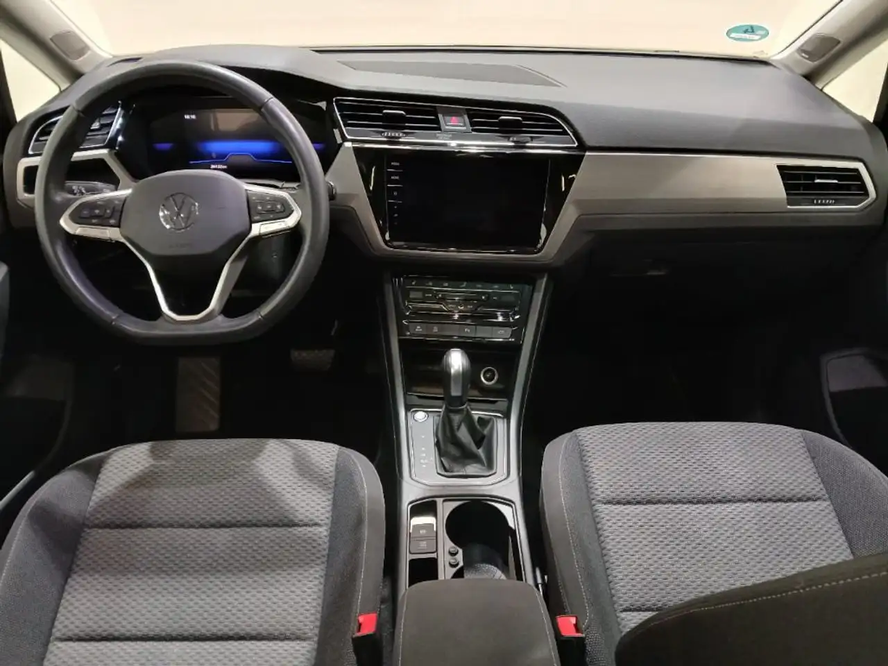 Volkswagen Touran Comfortline DYNAUDIO/AHK/PANO/RFK/ACC — Vehicle gallery 13