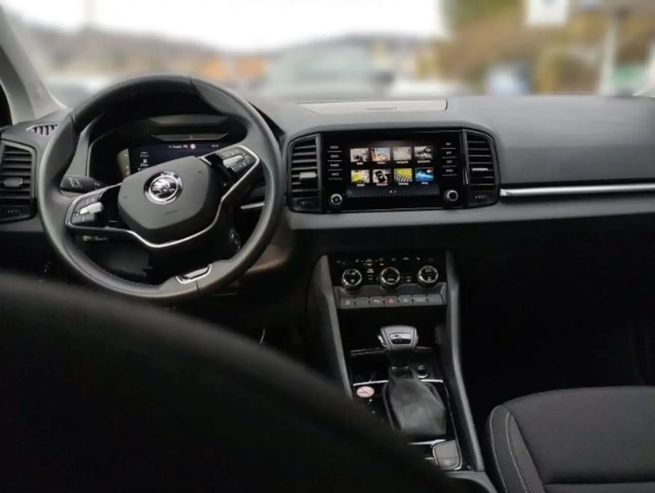 Skoda Karoq 1.5 TSI DSG Selection Navi+AHK+VirtualCock — معرض صور السيارة 13
