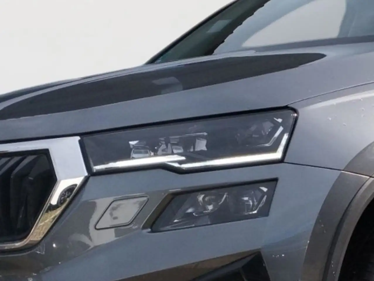 Skoda Karoq 1.5 TSI DSG Selection Navi+AHK+VirtualCock — معرض صور السيارة 7