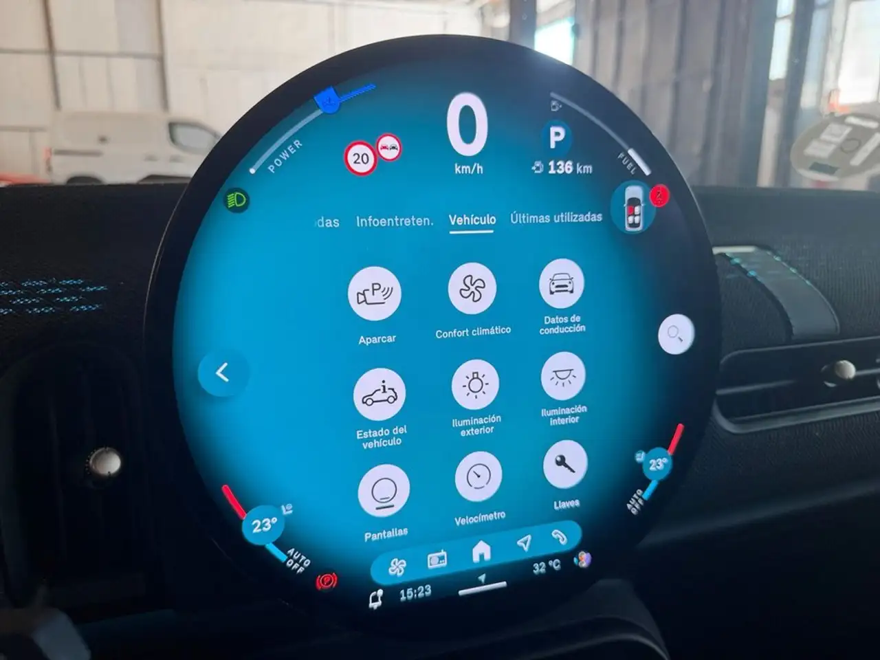 MINI Cooper 3 Puertas C Essential Aut. — معرض صور السيارة 16