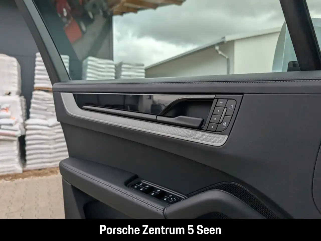 Porsche Cayenne E-Hybrid, BOSE, 21-ZOLL, 14-WEGE, PANO — Vehicle gallery 22