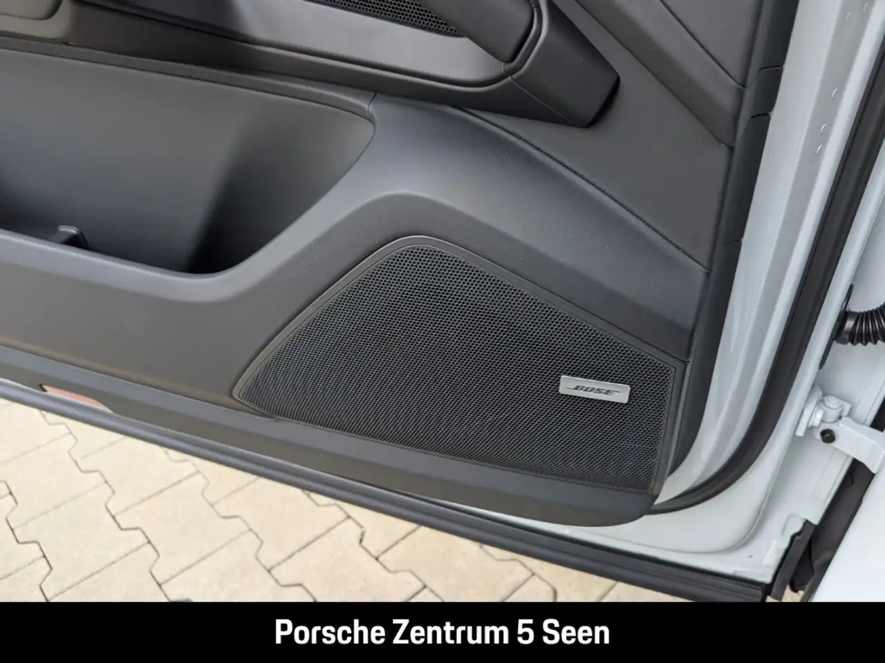 Porsche Cayenne E-Hybrid, BOSE, 21-ZOLL, 14-WEGE, PANO — Vehicle gallery 23