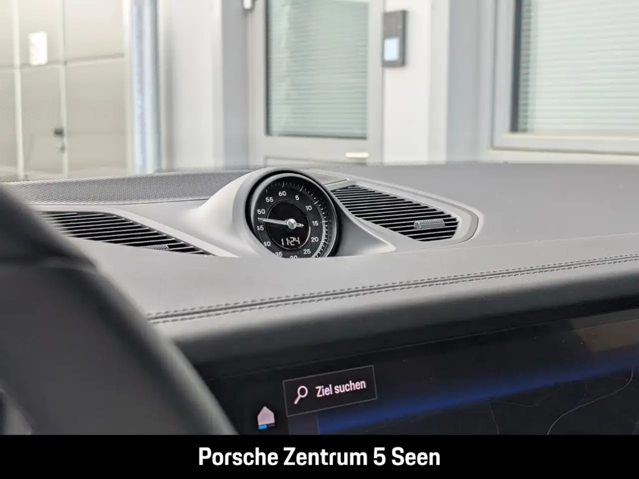 Porsche Cayenne E-Hybrid, BOSE, 21-ZOLL, 14-WEGE, PANO — Vehicle gallery 16