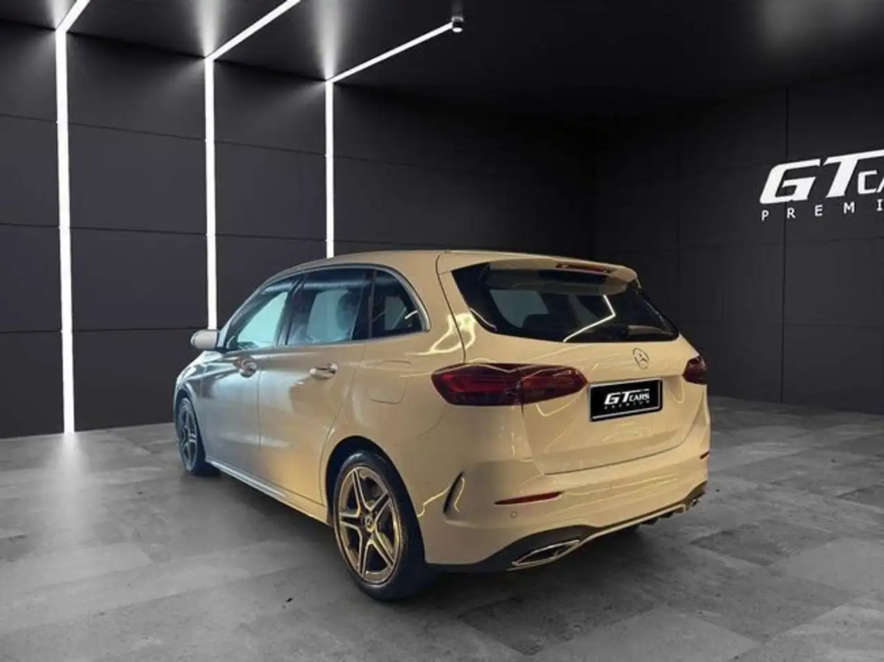 Mercedes-Benz B 250 250e AMG — Vehicle gallery 5