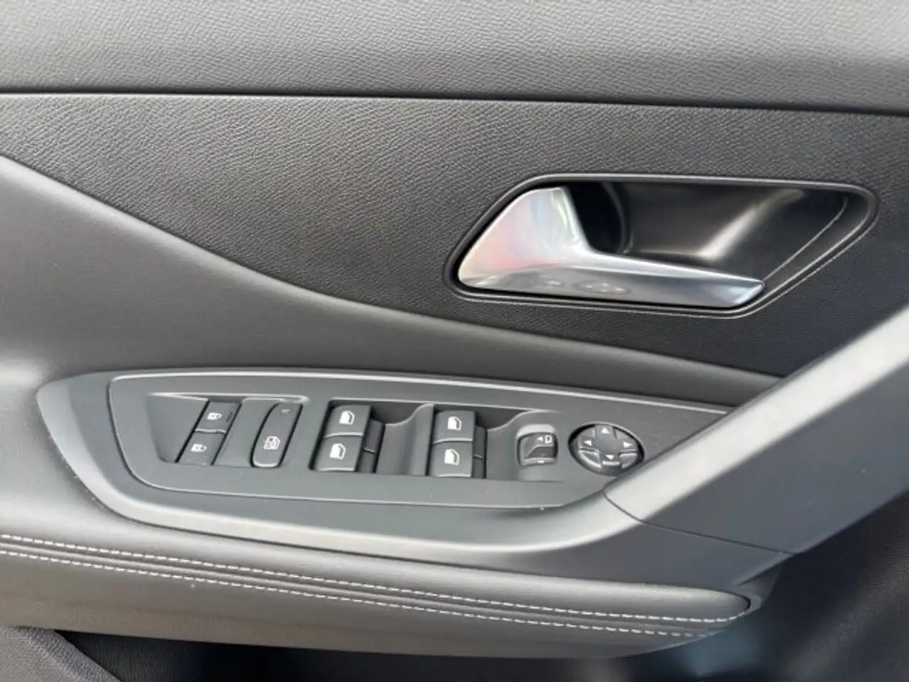 Peugeot 408 408 Allure 130 +180°Kamera+Navigation+ACC+SHZ+ — معرض صور السيارة 16
