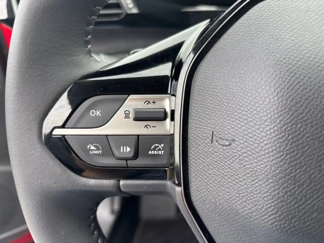 Peugeot 408 408 Allure 130 +180°Kamera+Navigation+ACC+SHZ+ — معرض صور السيارة 11