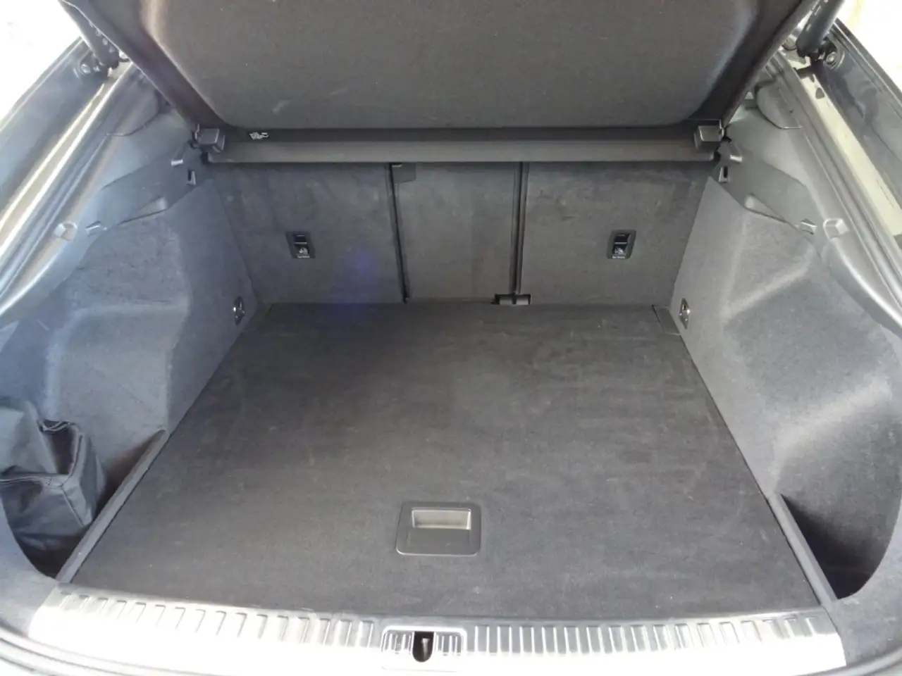 Audi Q3 Sportback 35 TDI S line quattro S tronic — Vehicle gallery 30
