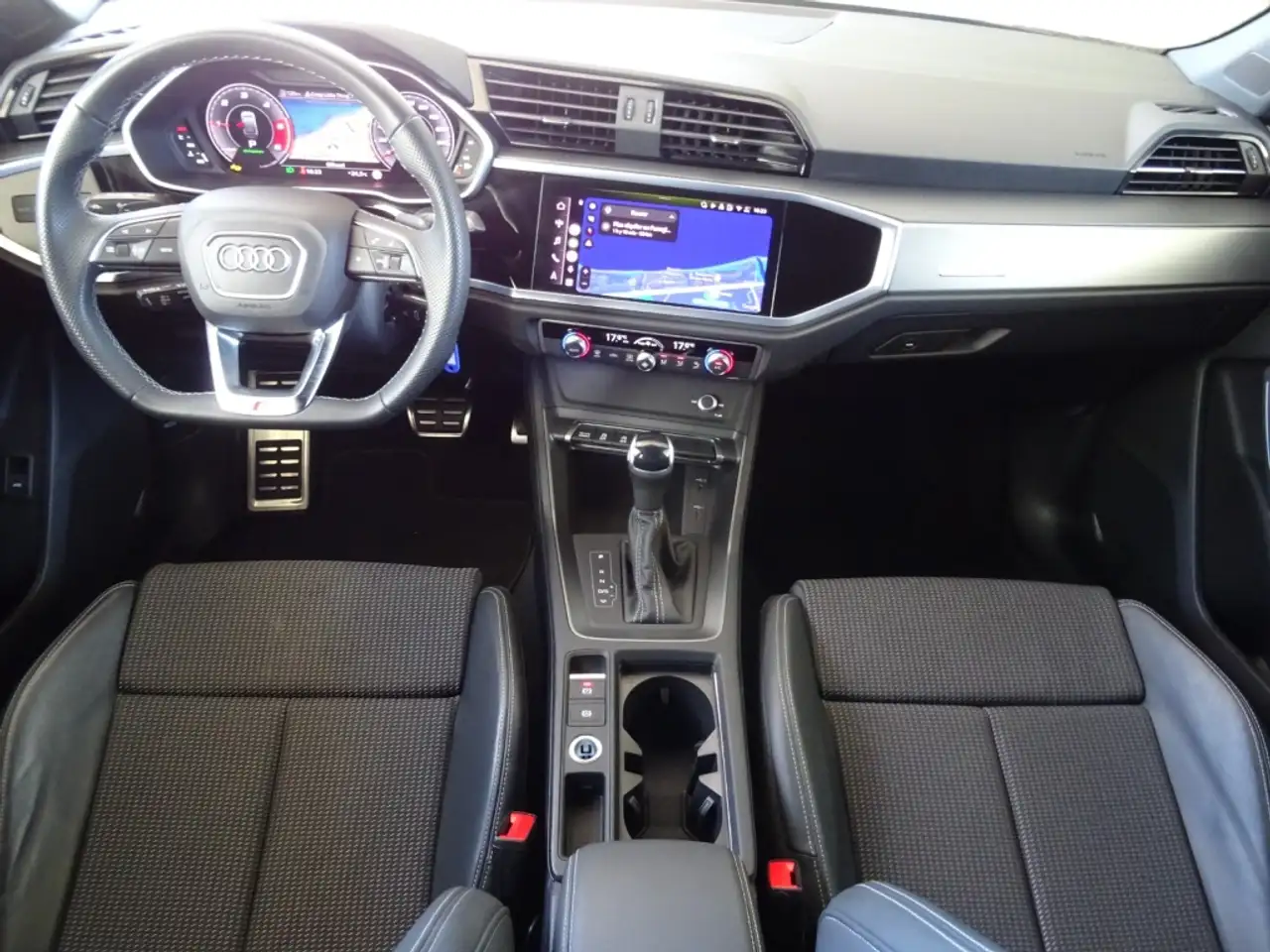 Audi Q3 Sportback 35 TDI S line quattro S tronic — Vehicle gallery 15