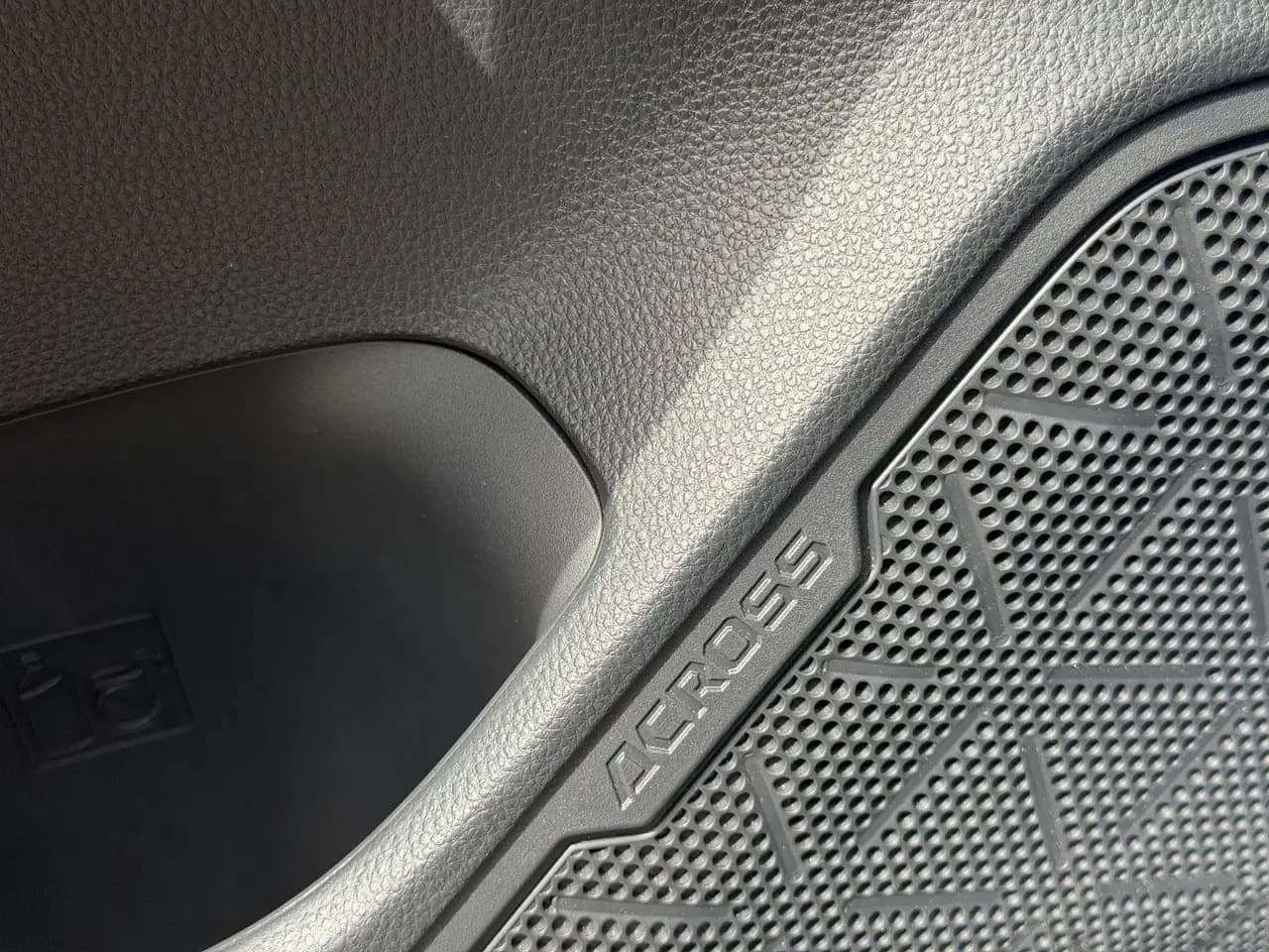 Suzuki Across 2.5 Plug-In Hybrid Comfort+ E-Four/ACC/ — Vehicle gallery 25