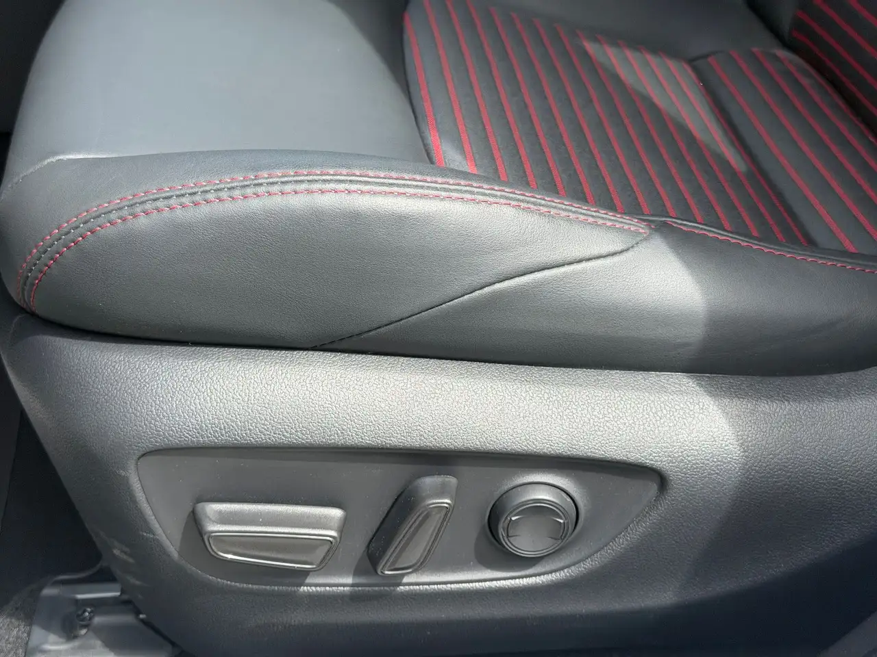 Suzuki Across 2.5 Plug-In Hybrid Comfort+ E-Four/ACC/ — Vehicle gallery 26