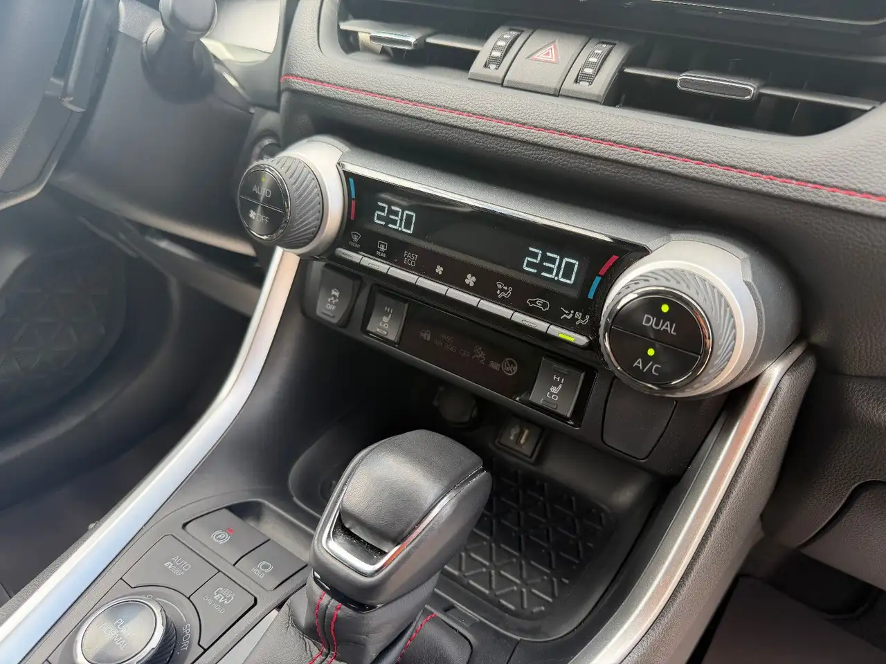 Suzuki Across 2.5 Plug-In Hybrid Comfort+ E-Four/ACC/ — Vehicle gallery 30