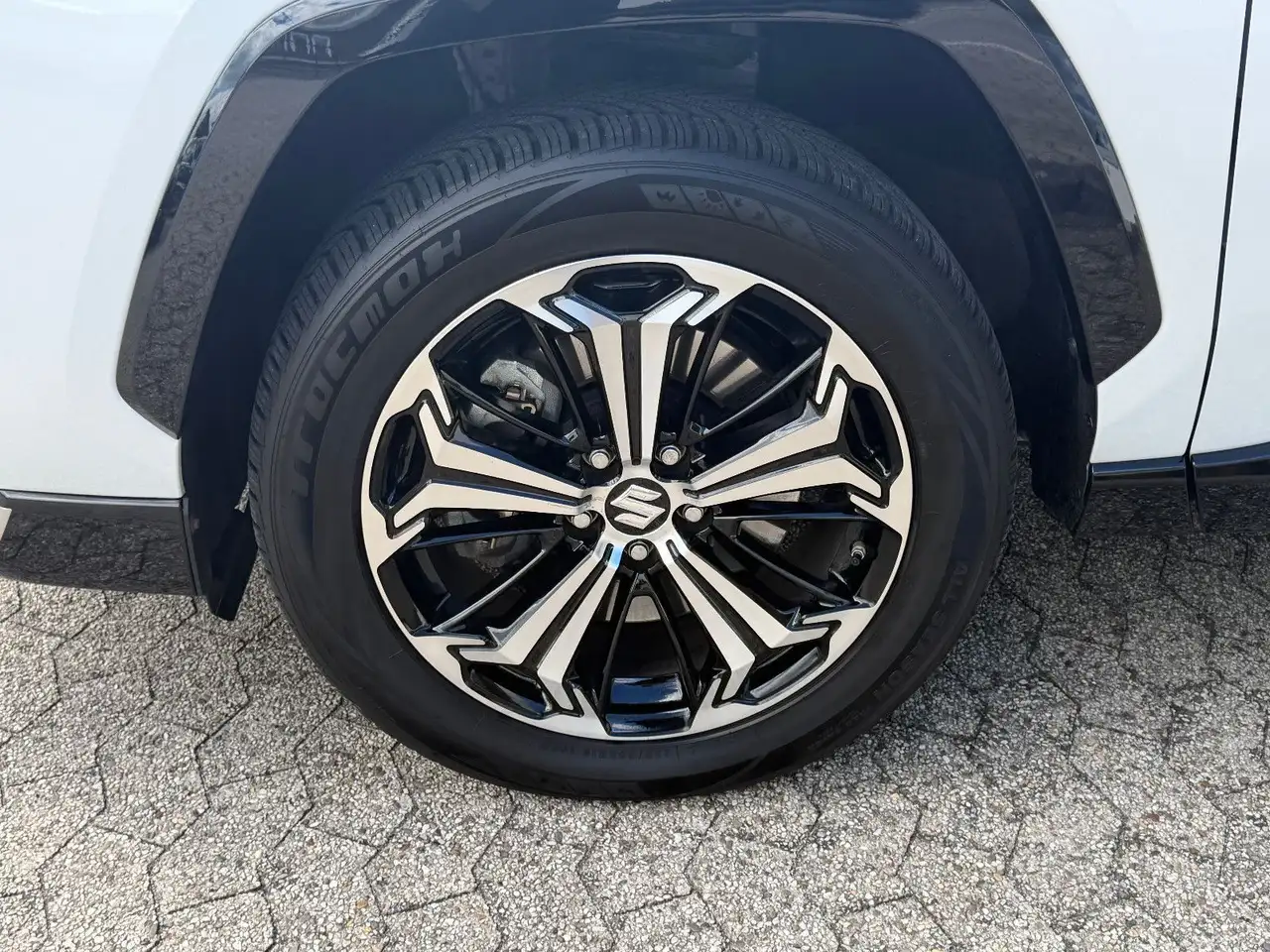 Suzuki Across 2.5 Plug-In Hybrid Comfort+ E-Four/ACC/ — Vehicle gallery 9